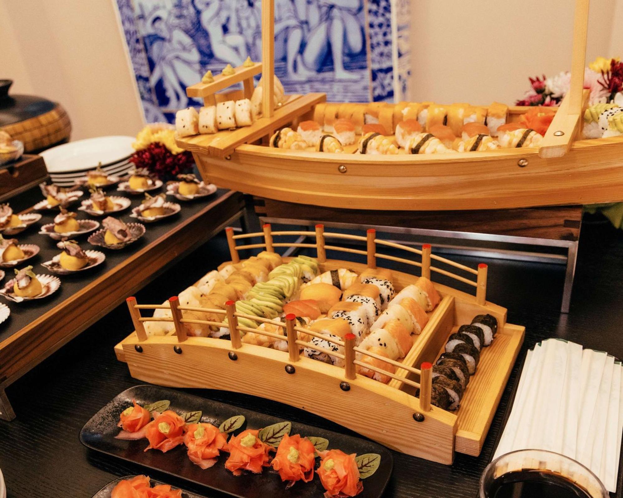Bristol Panama, A Registry Collection Hotel Exterior foto Sushi boat